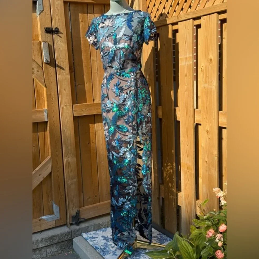 🆕 BRONX & BANCO🧿 NWOT Zinnia Side-Split Sequin Embroidered Gown, Navy Sz S US4 - Picture 4 of 13